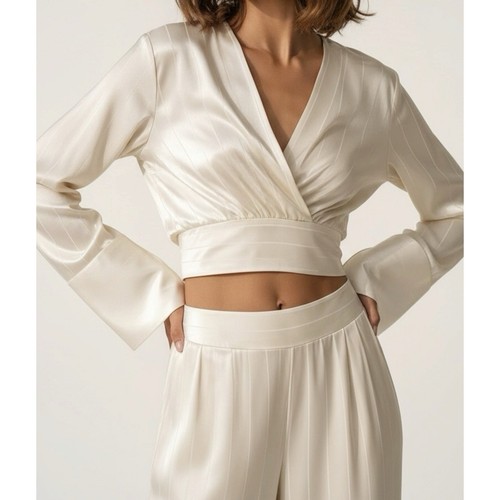 150 nwt jaki london zoe - nwt,